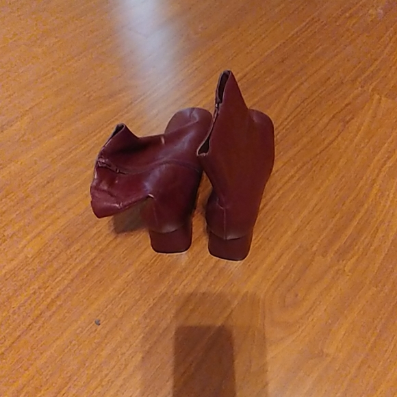 Boots - Picture 3 of 3